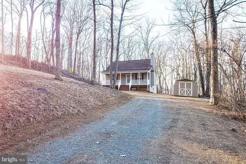 47 Freeze Rd, Linden, VA 22642