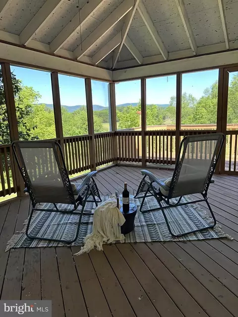 7525 Stonewall Jackson Hwy, Front Royal, VA 22630