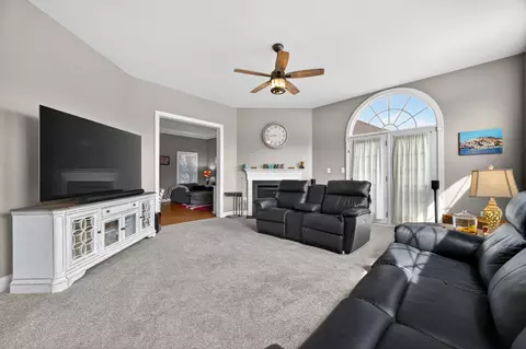 Living - 4 Jackson Pl, Middletown, VA 22645 photo 1 of 2