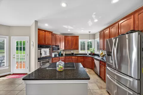 Kitchen - 4 Jackson Pl, Middletown, VA 22645 photo 1 of 2