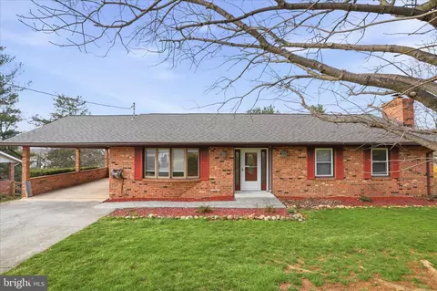 20 Gloucester Rd, Front Royal, VA 22630