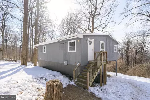 136 Gayles Ln, Front Royal, VA 22630