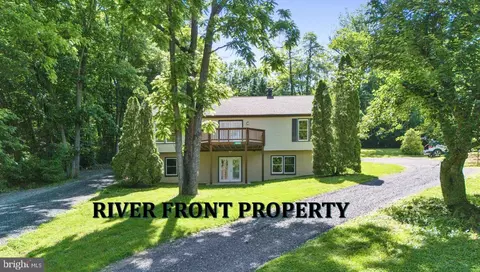 804 Farms River Rd, Front Royal, VA 22630