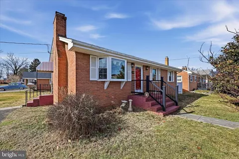 200 Washington Ave, Front Royal, VA 22630