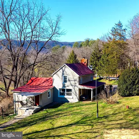903 Rocky Hollow Rd, Bentonville, VA 22610