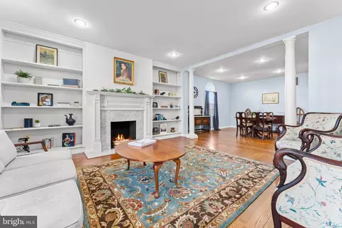 214 S Royal Ave, Front Royal, VA 22630