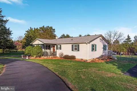 15 River Lakes Dr, Strasburg, VA 22657