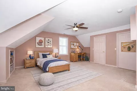 Bedroom - 664 Brandy Rd, Front Royal, VA 22630 photo 5 of 9