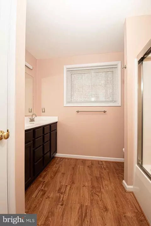 Bath - 664 Brandy Rd, Front Royal, VA 22630 photo 6 of 6