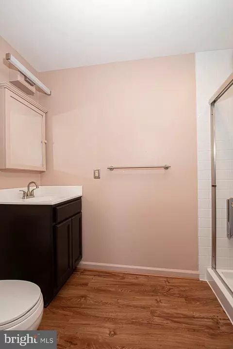 Bath - 664 Brandy Rd, Front Royal, VA 22630 photo 3 of 6