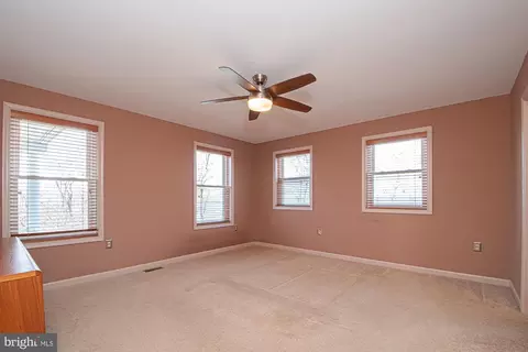 Bedroom - 664 Brandy Rd, Front Royal, VA 22630 photo 3 of 9