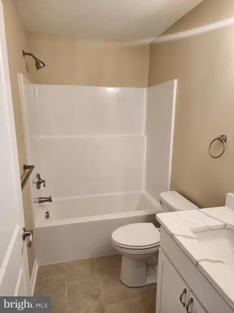 Bath - 117 Pointers Way, Front Royal, VA 22630 photo 3 of 3