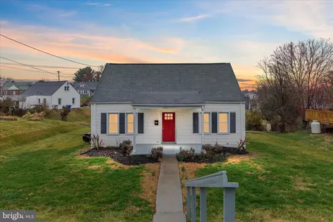 822 William St, Front Royal, VA 22630
