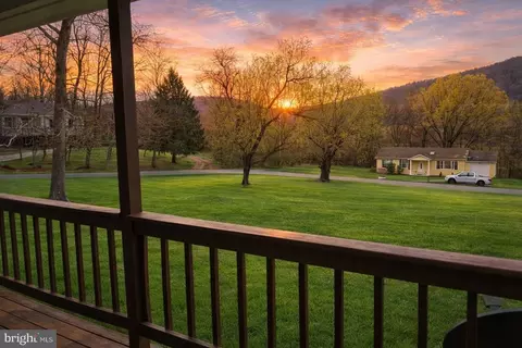 14 Cider Ct, Linden, VA 22642