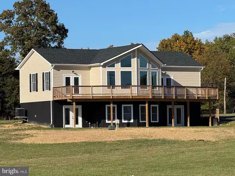 105 Lee Dr, Linden, VA 22642
