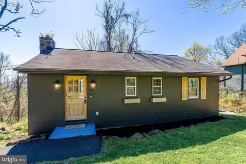 70 Arrowood Rd, Linden, VA 22642