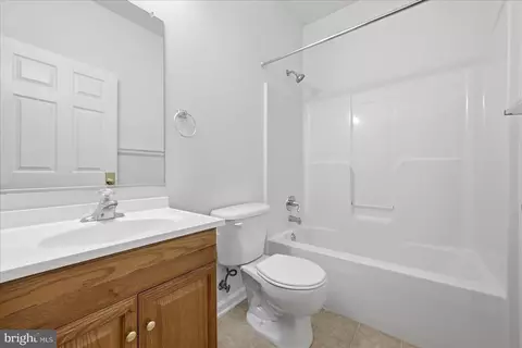 Bath - 65 Cheyenne Ln, Front Royal, VA 22630 photo 2 of 4
