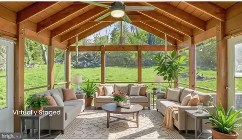 1033 Mountain Heights Rd, Front Royal, VA 22630