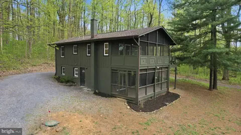 52 Hickory Nut Rd, Linden, VA 22642