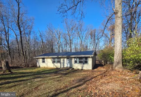 3717 Freezeland Rd, Linden, VA 22642