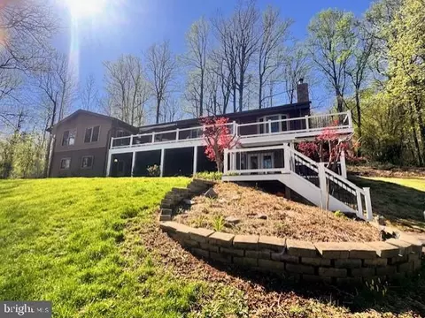 648 Creek Rd, Front Royal, VA 22630