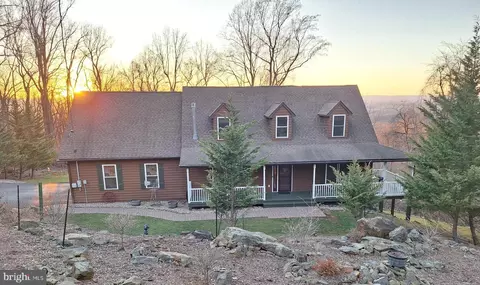 717 Bragg Dr, Front Royal, VA 22630