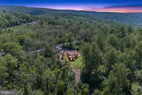 717 Bragg Dr, Front Royal, VA 22630