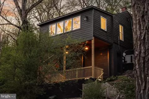 714 Bennys Beach Rd, Front Royal, VA 22630