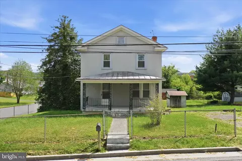 104 W 12th St, Front Royal, VA 22630