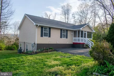 13 Crestview Dr, Front Royal, VA 22630