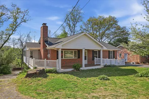 1116 Summit Ave, Front Royal, VA 22630