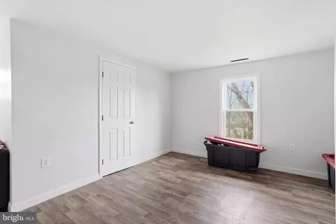 Bedroom - 630 Midland Ave, Front Royal, VA 22630 photo 3 of 6