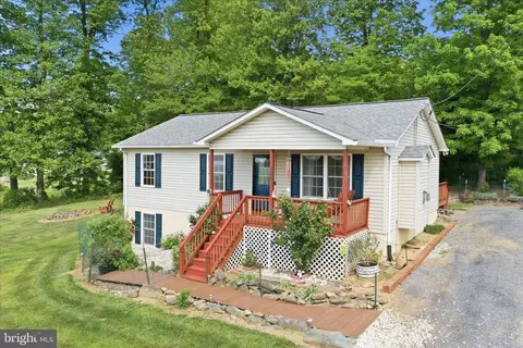 126 Cliffside Rd, Linden, VA 22642