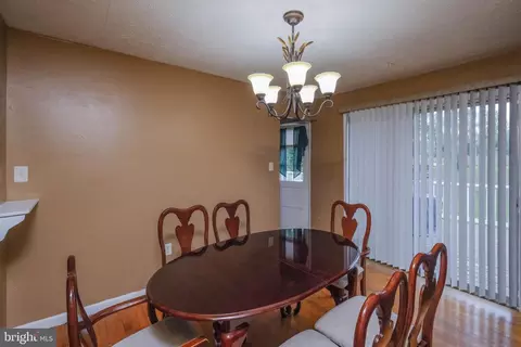Dining - 117 E 14th St, Front Royal, VA 22630 photo 2 of 4