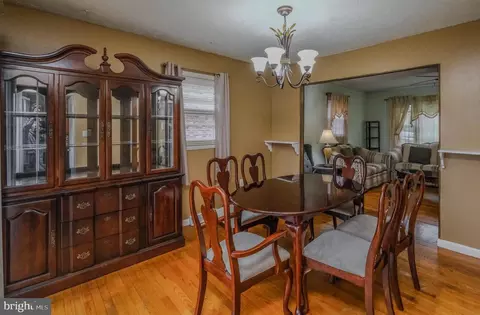 Dining - 117 E 14th St, Front Royal, VA 22630 photo 3 of 4