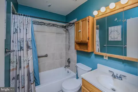 Bath - 117 E 14th St, Front Royal, VA 22630 photo 1 of 1