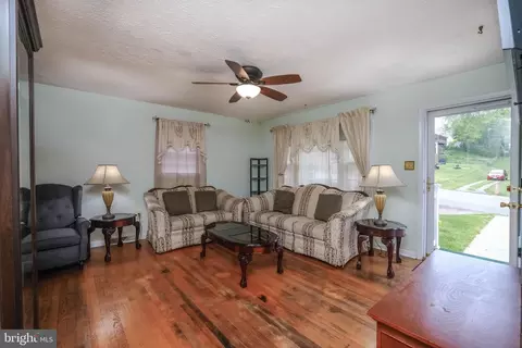 Living - 117 E 14th St, Front Royal, VA 22630 photo 1 of 4