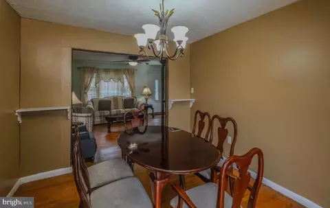 Dining - 117 E 14th St, Front Royal, VA 22630 photo 4 of 4