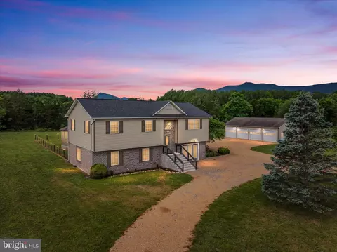 312 Southern Dr, Strasburg, VA 22657