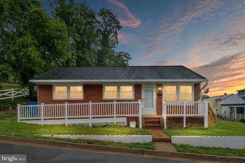 210 Midway Ave, Front Royal, VA 22630
