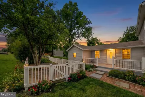 671 Pine Ridge Dr, Front Royal, VA 22630