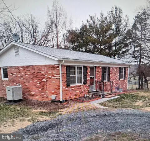 332 W Duck St, Front Royal, VA 22630