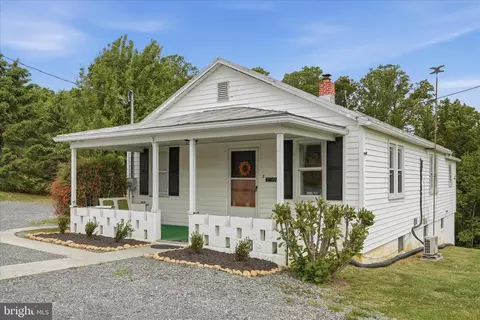 1299 Acorn Hill Rd, Bentonville, VA 22610