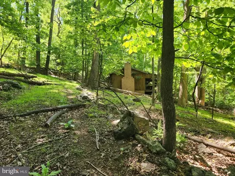 Cashmere Court, Linden, VA 22642