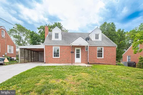 511 Happy Creek Rd, Front Royal, VA 22630