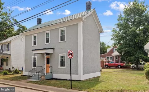 203 Lee St, Front Royal, VA 22630