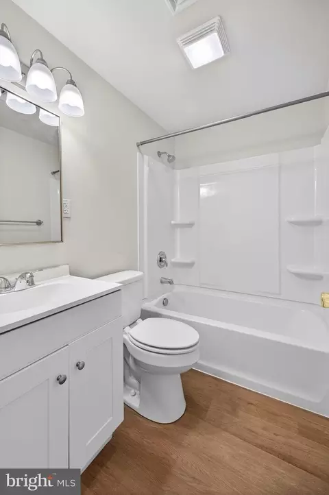 Bath - 511 E 6th St, Front Royal, VA 22630 photo 1 of 1