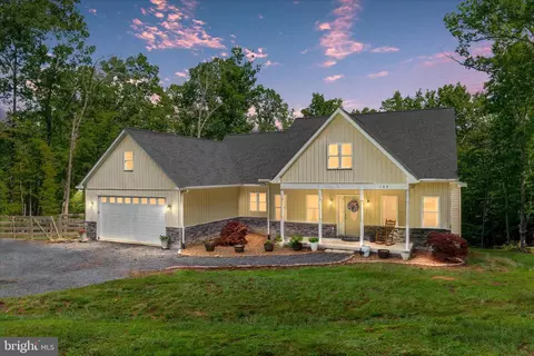 160 Camp David Ct, Linden, VA 22642
