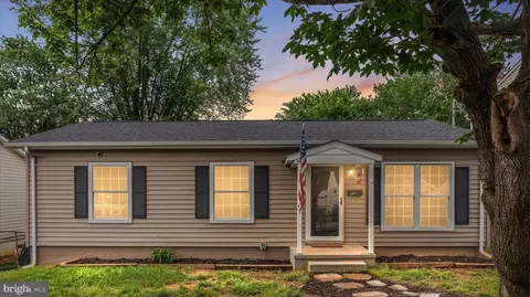 706 W 14th St, Front Royal, VA 22630