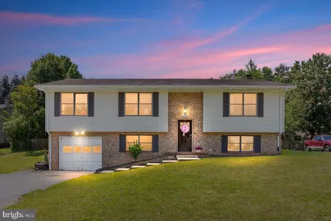 1475 Markham St, Front Royal, VA 22630